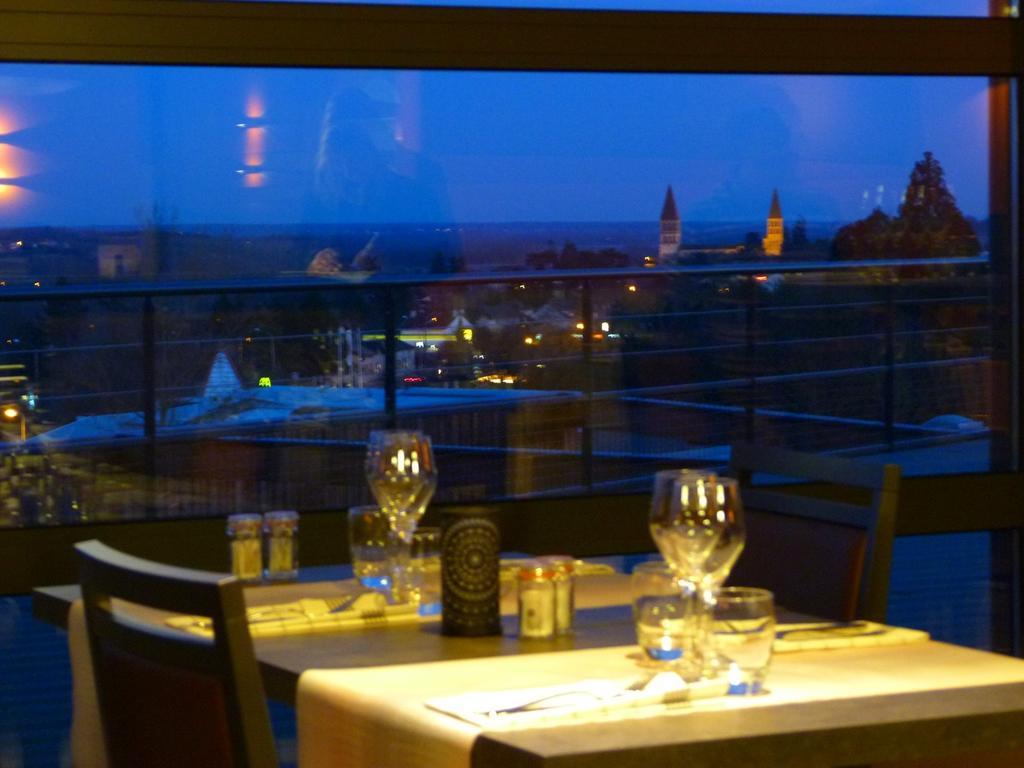 Hotel Le Kolibri Турню Екстер'єр фото